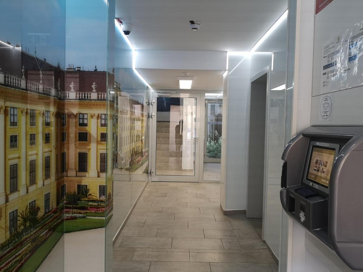 Smart Nano Living - Wien Hauptbahnhof - Self Check-In Exterior photo